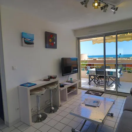 Magnifique 2 Pieces Renove Avec Climatisation Et Parking Prive - Fr-1-472a-277 דירה *