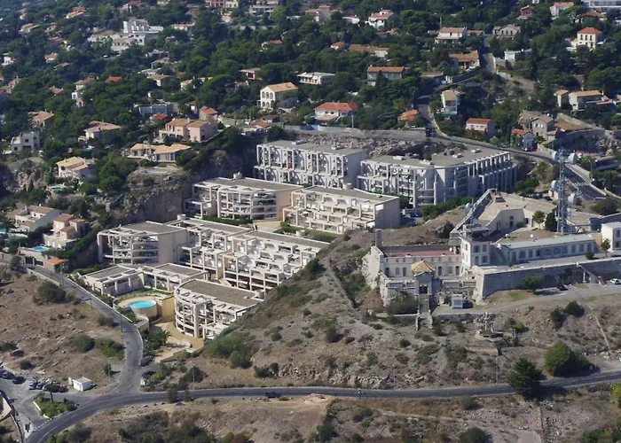 Magnifique 2 Pieces Renove Avec Climatisation Et Parking Prive - Fr-1-472A-277 * Sète